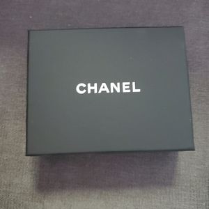 Chanel necklace box
